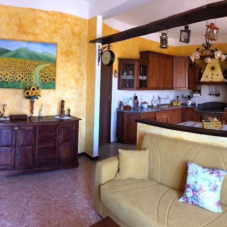 Apartamento La Casa Di Marco Imperia Exterior foto