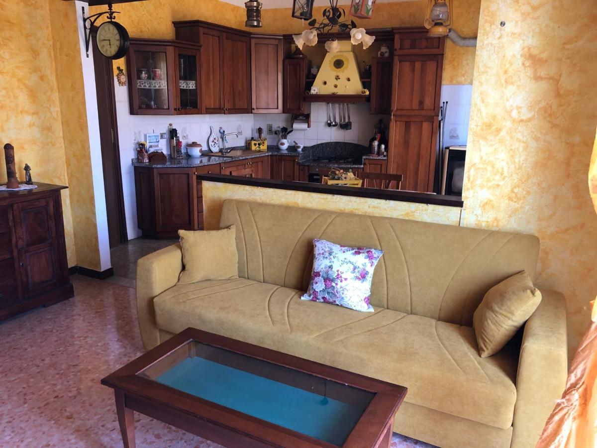 Apartamento La Casa Di Marco Imperia Exterior foto