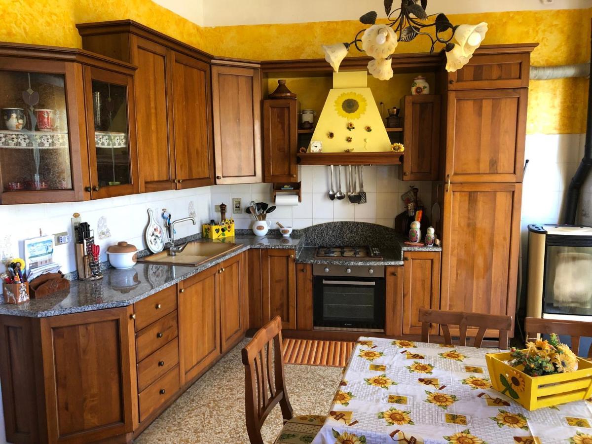 Apartamento La Casa Di Marco Imperia Exterior foto