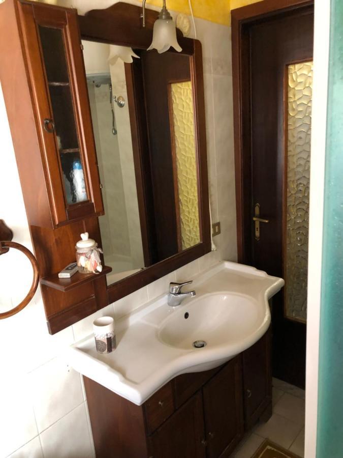 Apartamento La Casa Di Marco Imperia Exterior foto